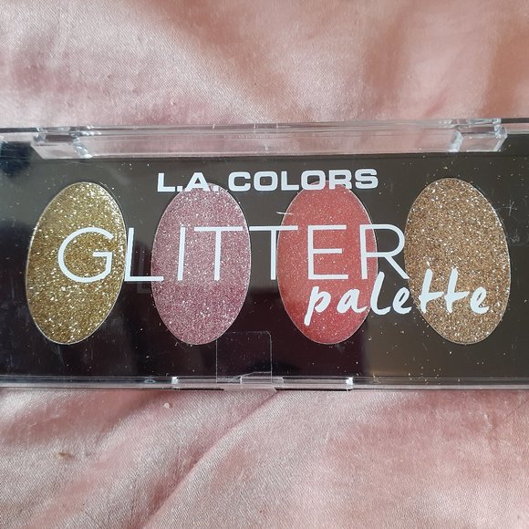 SALE!! Brand New Eyeshadow Palette - Picture 1 of 1